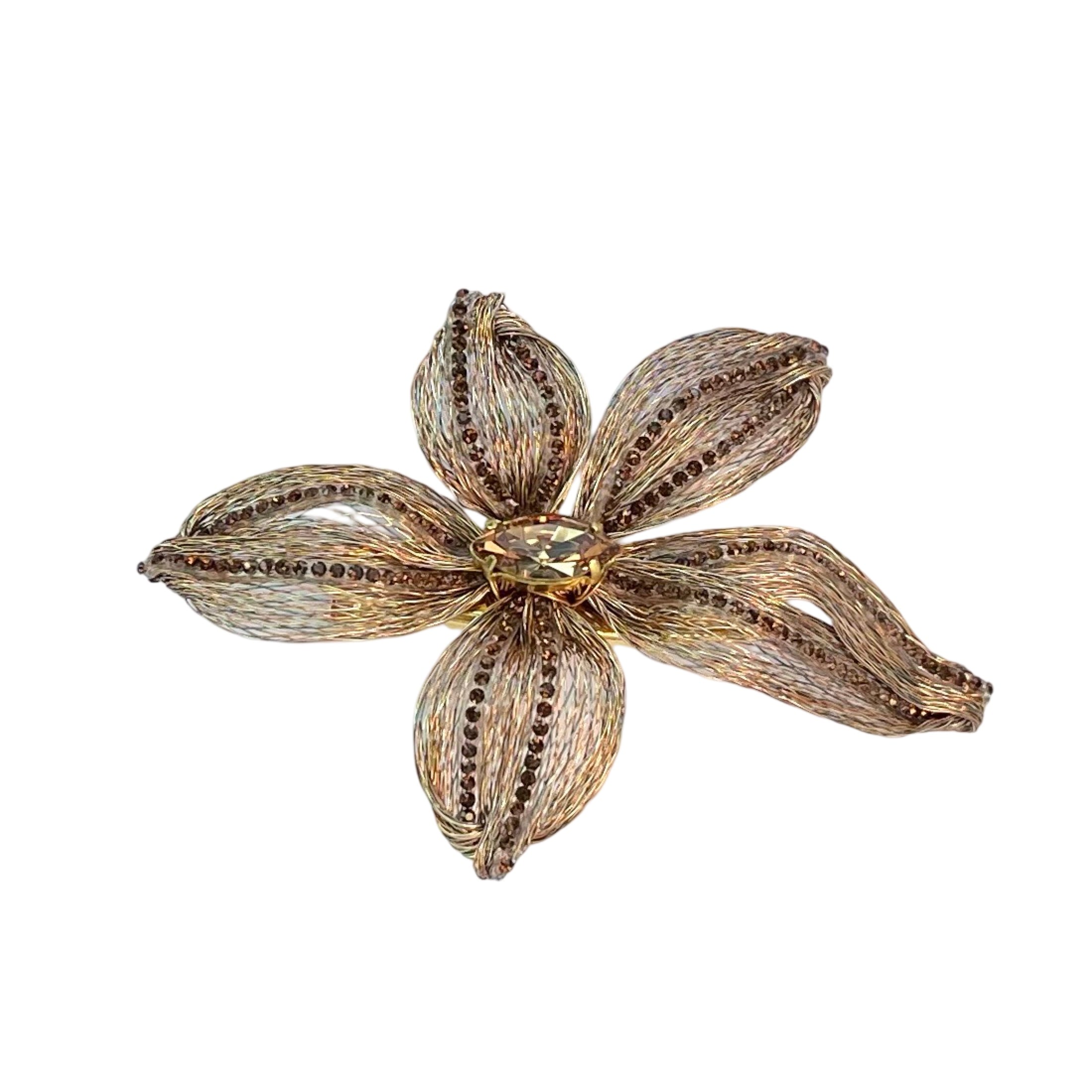 Diamond Blossom Mesh Beak Clip