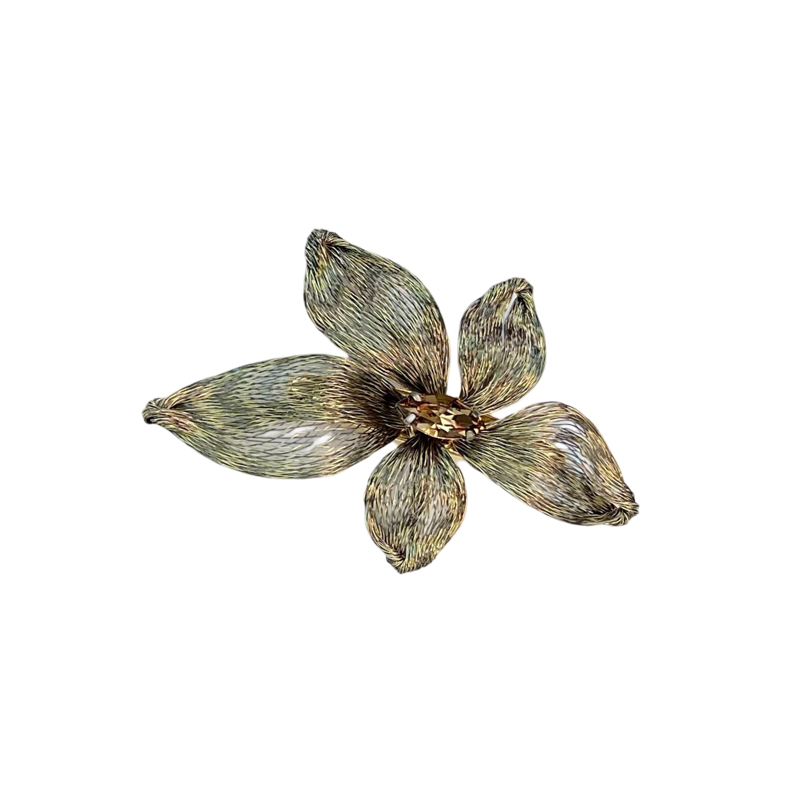 Mesh Blossom Beak Clip