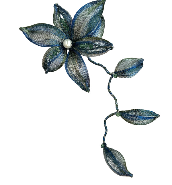 Dahlia Blossom Beak Clip